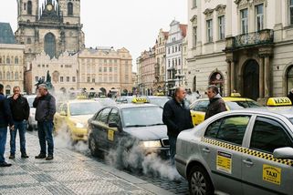 Praha si zvolila, že jí budou dál dusit výfuky taxíků